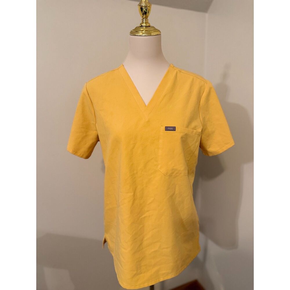 FIGS Technical Collection Catarina Scrub Top Medium Gold Yellow One Pocket